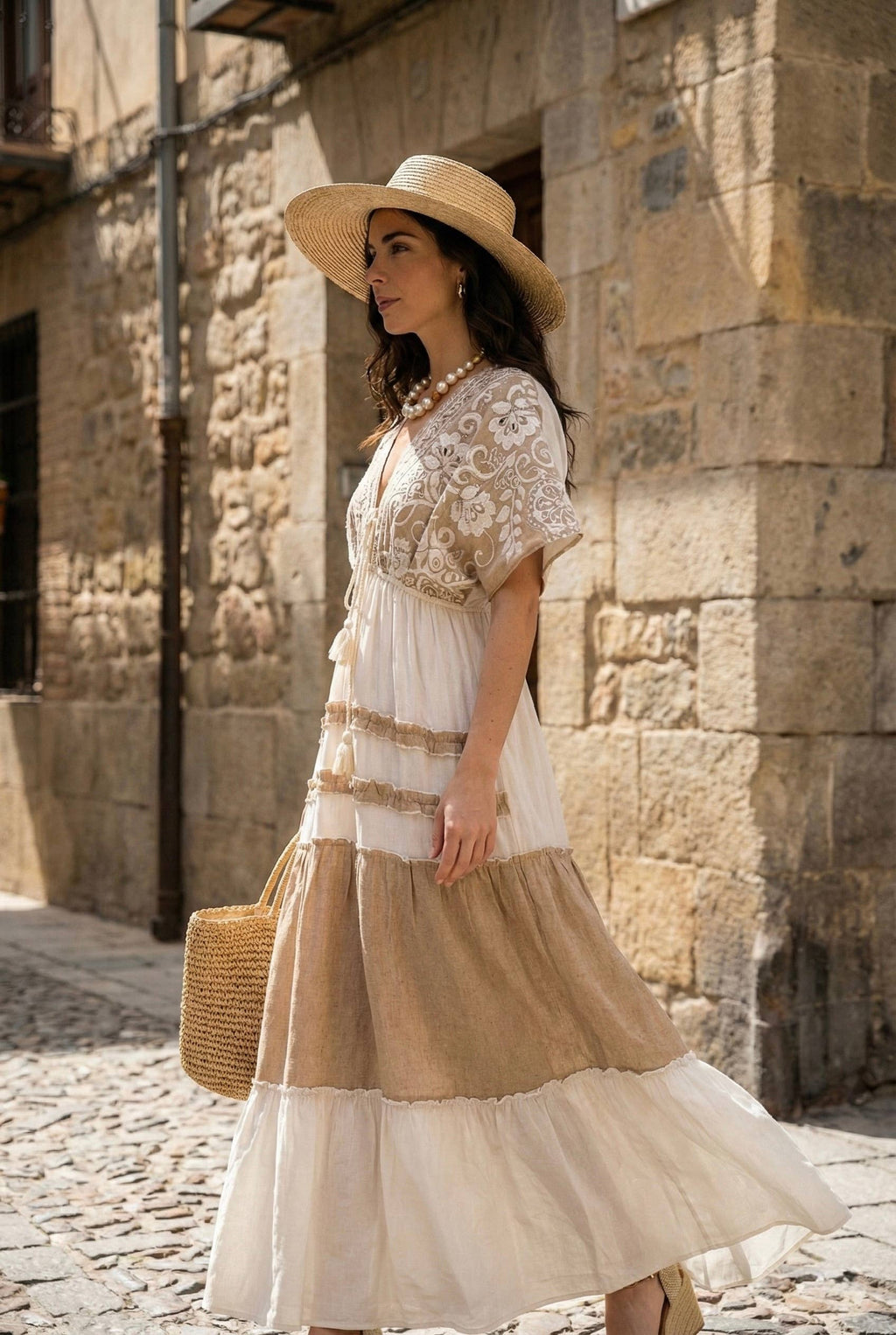 TALLA Bohemian dress with batwing sleeves, hand-embroidered: Beige | One Size