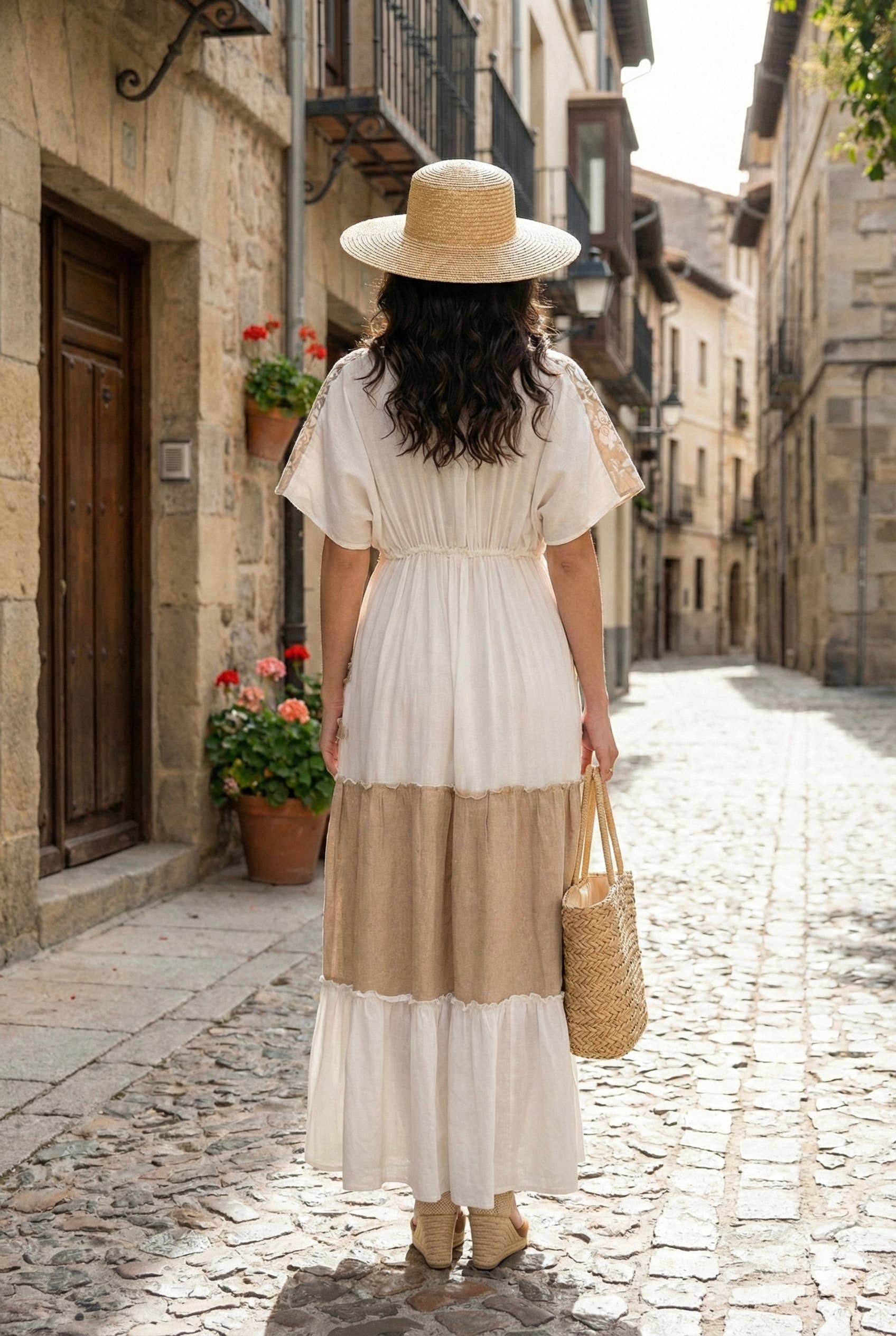 TALLA Bohemian dress with batwing sleeves, hand-embroidered: Beige | One Size