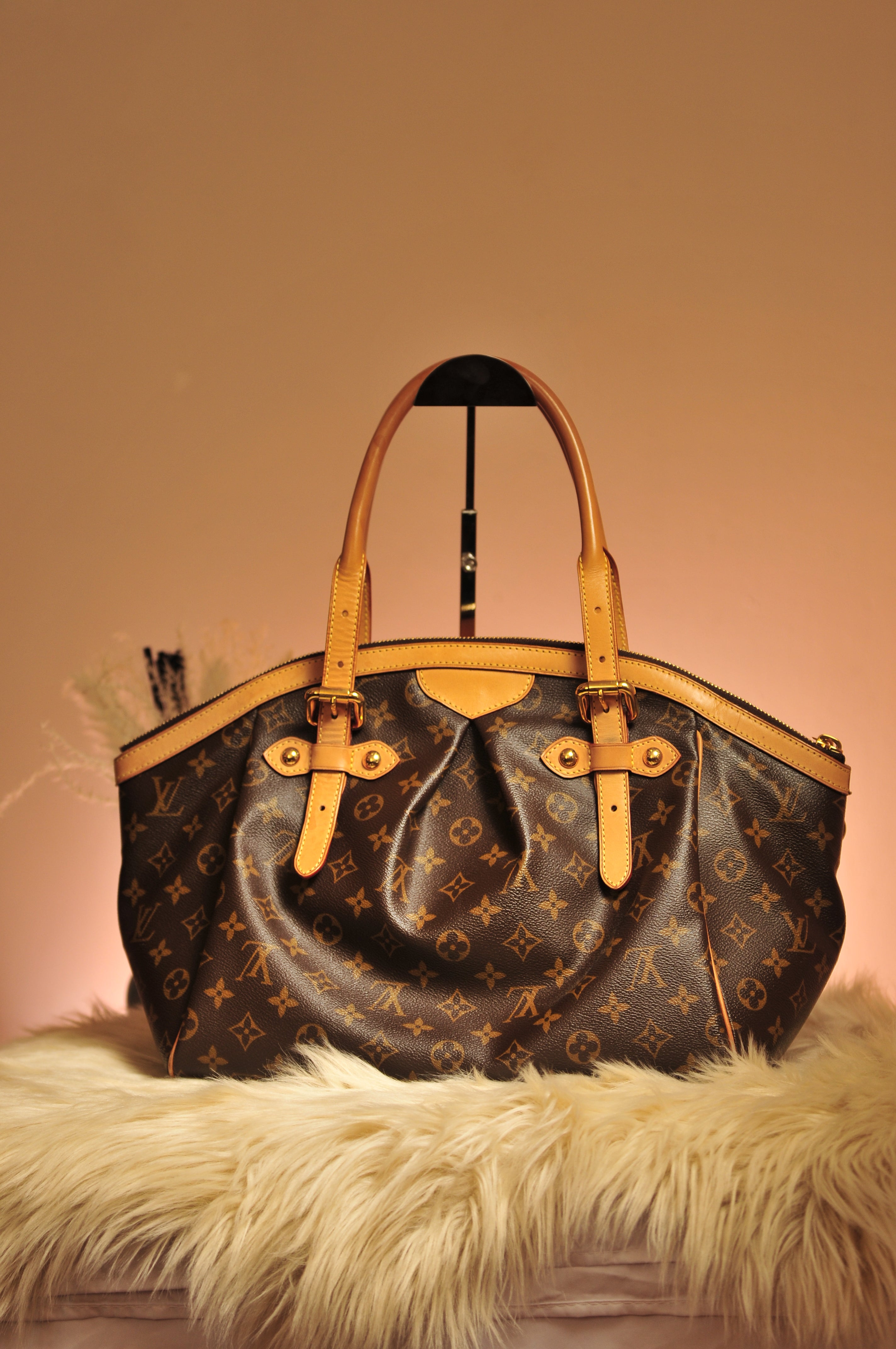 Louis Vuitton TIvoli GM Handbag