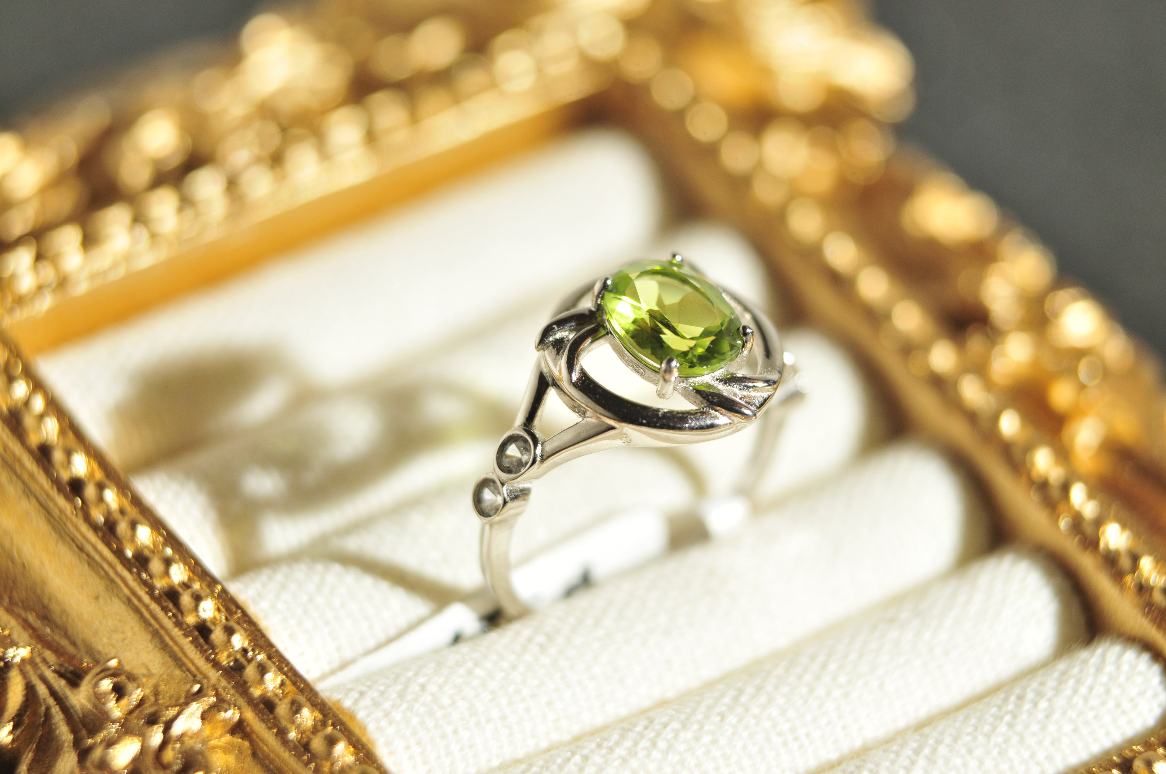 Peridot Oval Natural Gemstone Ring in 925 Sterling Silver Size 7