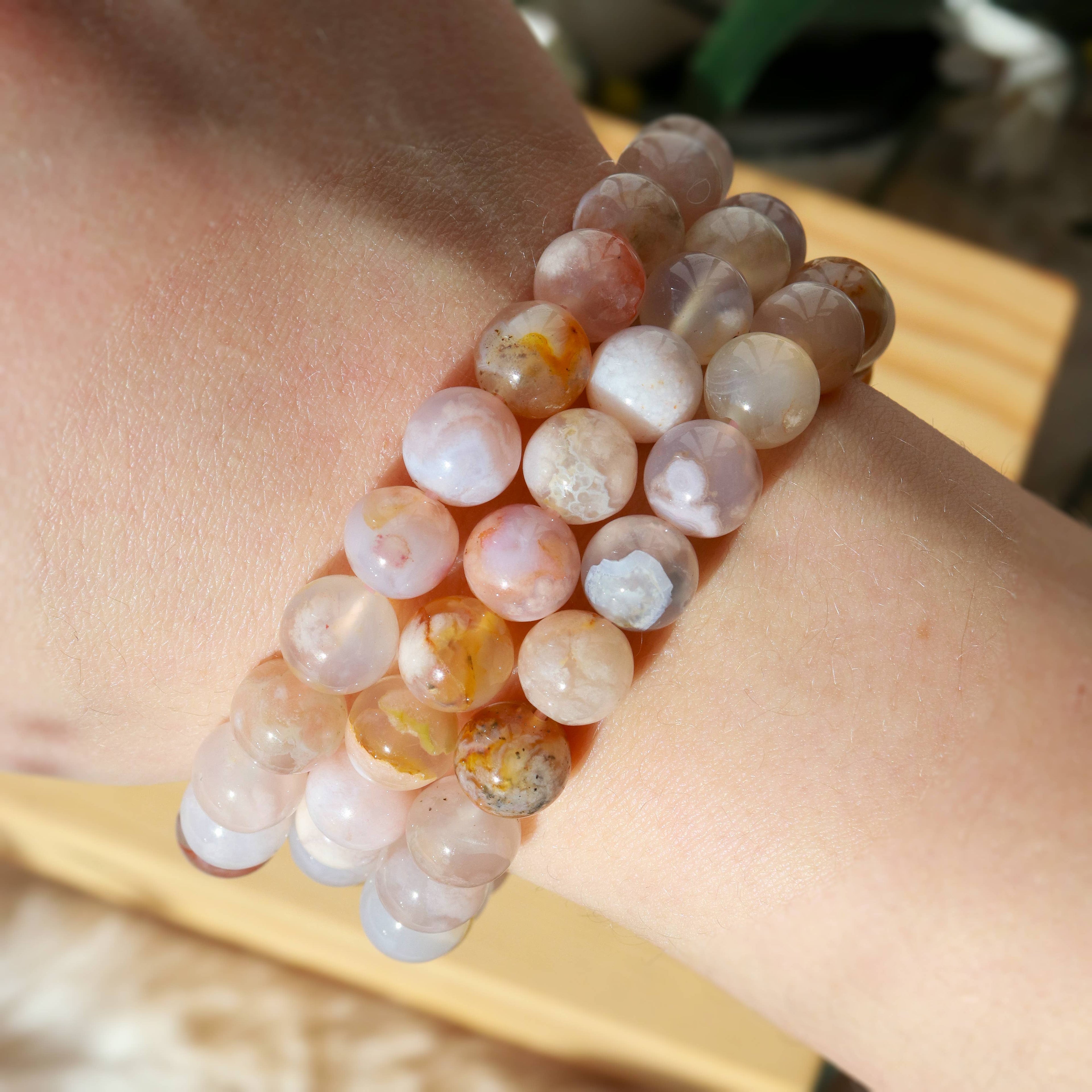 Flower Agate Round Beaded Bracelet Size: 8 mm